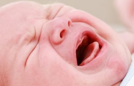 איך להקל על גזים אצל תינוקות בעזרת רפלקסולוגיה +