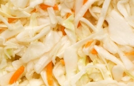 סלט כרוב טעים – מהיר וקל להכנה