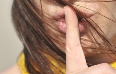 על האמת בקלישאות